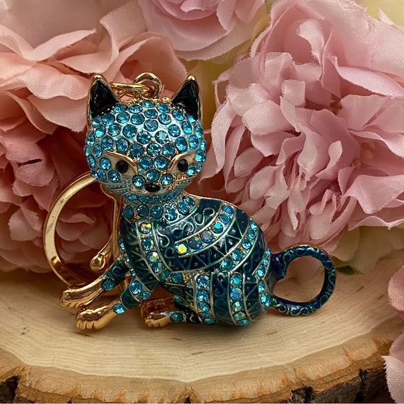 Blue Striped Crystal Egyptian Tabby Cat Keychain Charm - Picture 5 of 16